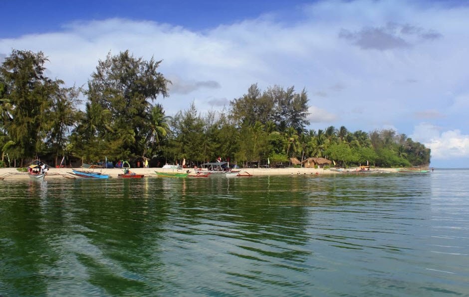 Dampalitan Island, Philippines